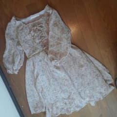 値下げ。新品未使用！花柄シフォンワンピースのサムネイル