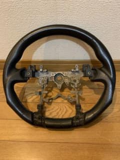 トヨタ　30プリウス用　トムス　パンチングレザースポーツハンドルのサムネイル