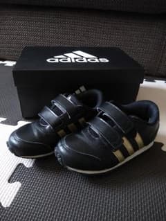 adidas 16cm スニーカー 美品♪のサムネイル
