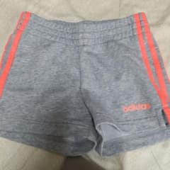 adidasアディダス ホットパンツ 140のサムネイル