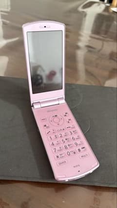 ピンク 折りたたみ式携帯電話 本体 ガラケーN - メルカリ