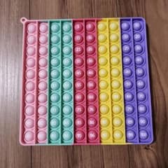カラフル プッシュポップ 知育玩具　かけ算のサムネイル