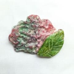 紫陽花のブローチ　石粉粘土　ハンドメイド　花のサムネイル