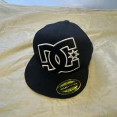 DC フィッテッドキャップ 黒 6 ½- 6 1/8のサムネイル
