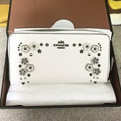 整理中様専用☆COACH☆長財布のサムネイル