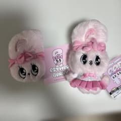 ESTHER BUNNY ぬいぐるみとバッチエスターバニーのサムネイル