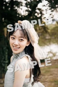 堀 未央奈 1stフォトブック コーチャンフォー 限定 ポストカードのサムネイル