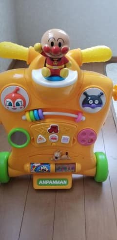 三原様専用　アンパンマン  乗って押してへんしんウォーカーのサムネイル