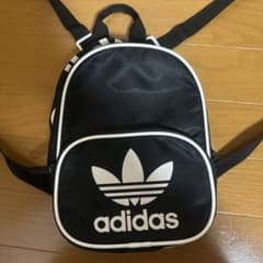 adidasミニリュックのサムネイル