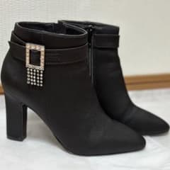 23cm チャールズアンドキース　ブラックショートブーツ　ヒール　ビジューのサムネイル