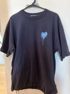 ONCILY ハート刺繍 Tシャツ ブラックのサムネイル