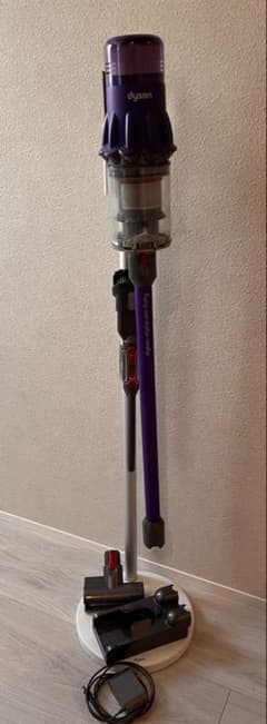 【ジャンク品】Dyson SV18 Digital Slim　スタンド付 ジャンク】ダイソン Digital Slim SV18 スタンド・充電器付 - メルカリ