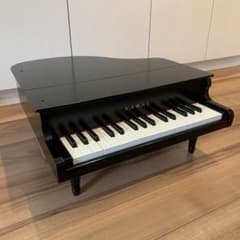 カワイ 1141 ミニピアノ ブラック KAWAI グランドピアノのサムネイル
