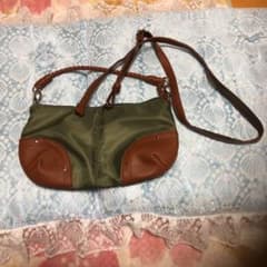 ショルダーバッグのサムネイル