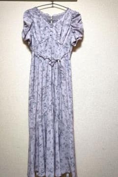 新品 花柄 ワンピースのサムネイル