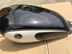 sr400  純正ヒューエルタンクのサムネイル