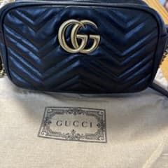 GUCCI GGロゴ ショルダーバッグ 黒 レザー 保存袋付きのサムネイル