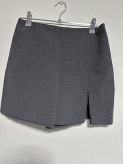 ZARAグレー ストライプ スカート風ショートパンツのサムネイル