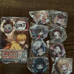 鬼滅の刃 公式キャラクターブック 弐ノ巻 シュリンク付と缶バッジ8点セット