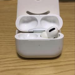 AirPods Pro 右耳とケースのサムネイル