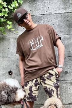 私物 キムタク着 MARK&LONA FER Tシャツ ブラウン - メルカリ