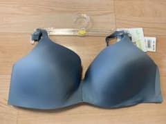 【Ruma様専用】ユニクロ ワイヤレスブラXL ビューティーライトのサムネイル