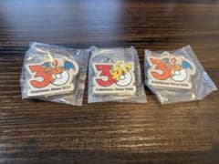 ポケモン 30周年 メタルチャームマスコット ピカチュウ　リザードン 3点セットのサムネイル