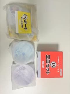 ちいかわ 豆皿セット ポーチ 2点セット（モモンガ・古本屋）のサムネイル