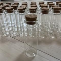 ガラス瓶　コルク栓付きのサムネイル