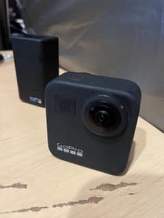 k*u様 GoProMAX アクションカメラ 本体 充電器セットのサムネイル