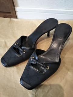 グッチGUCCI 黒　ミュールサンダル　35２\1 GUCCI グッチ ミュール サンダル 靴 黒 35 - メルカリ