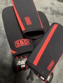 ⭐︎SBD エルボースリーブL/黒赤 リストラップ付⭐︎ - メルカリ