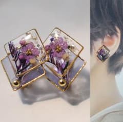 菱形 レジン ドライフラワー イヤリングのサムネイル