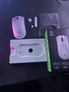 Razer Viper V3 Pro ホワイト 値下げ⭕️付属品全部あります - メルカリ