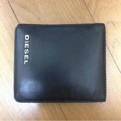 折りたたみサイフのサムネイル