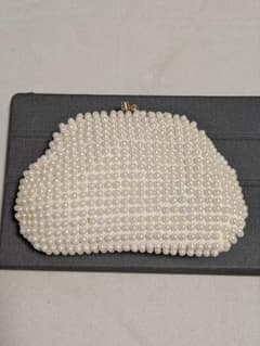 ホワイト パール風 クラッチバッグのサムネイル