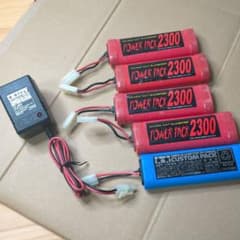 ラジコンのバッテリーと充電器　タミヤ　オプション　カスタムパック　7.2vのサムネイル