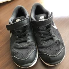NIKEスニーカー　18センチのサムネイル