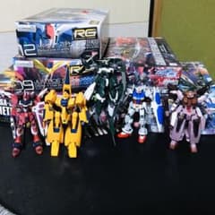 ガンプラ　素組み　完成品　4体セットのサムネイル