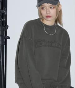ヴィンテージピグメント加工パッチロゴ刺繍スウェットのサムネイル
