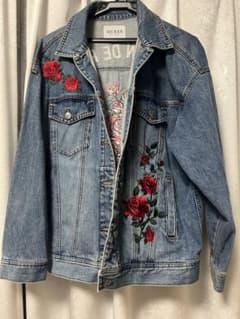 GUESS デニムジャケット 刺繍 バラのサムネイル