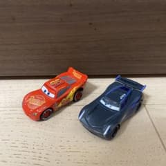 [本日発送]値下げ‼️ カーズ2 マックィーン　ストーム　車　ミニカー　ディズニーのサムネイル