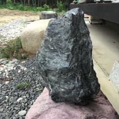 水石　枯山水　黒色片岩　 観賞用　庭石　坪庭　ガーデニング　盆栽　水槽用石のサムネイル
