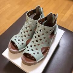 美品 ミラスポーツ 本革 23.5cm 4E 幅広 パンチングサンダル 日本製のサムネイル