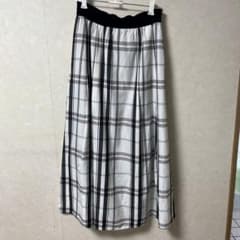 チェック柄 フレアスカート ロング丈 ホワイト ブラックのサムネイル