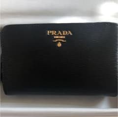 プラダ PRADA 二つ折り財布のサムネイル