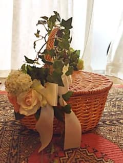 造花付きバスケットのサムネイル