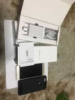 SIMフリー Honor 8 32gbケース付き。のサムネイル