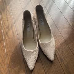 NICEAL 刺繍 ベージュ ポインテッドトゥパンプスのサムネイル