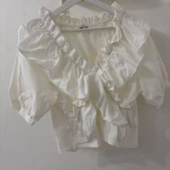 【ZARA 】フリルネックブラウス ホワイトのサムネイル